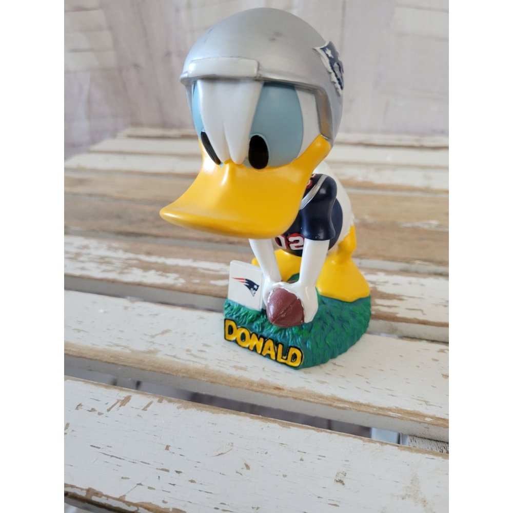 Donald duck Alexander global bobble dobbles football‎ Patriots figurine Disney